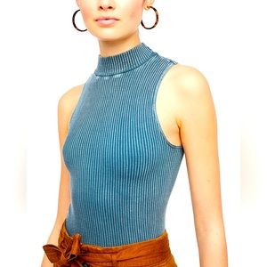 No Looking Back Washed Cami - GOOD AS NEW! ❣️